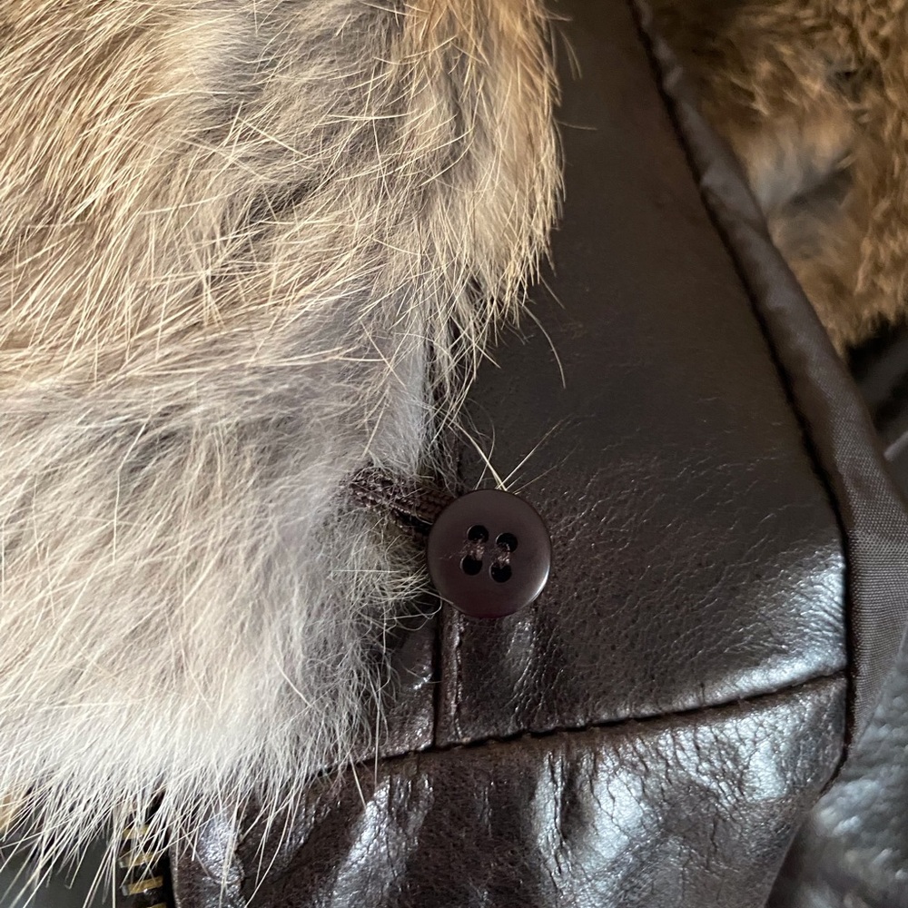 LAUNDRY by Shelli Segal NWOT Vintage Leather Jacket w/detachable fur collar. - Picture 8 of 15